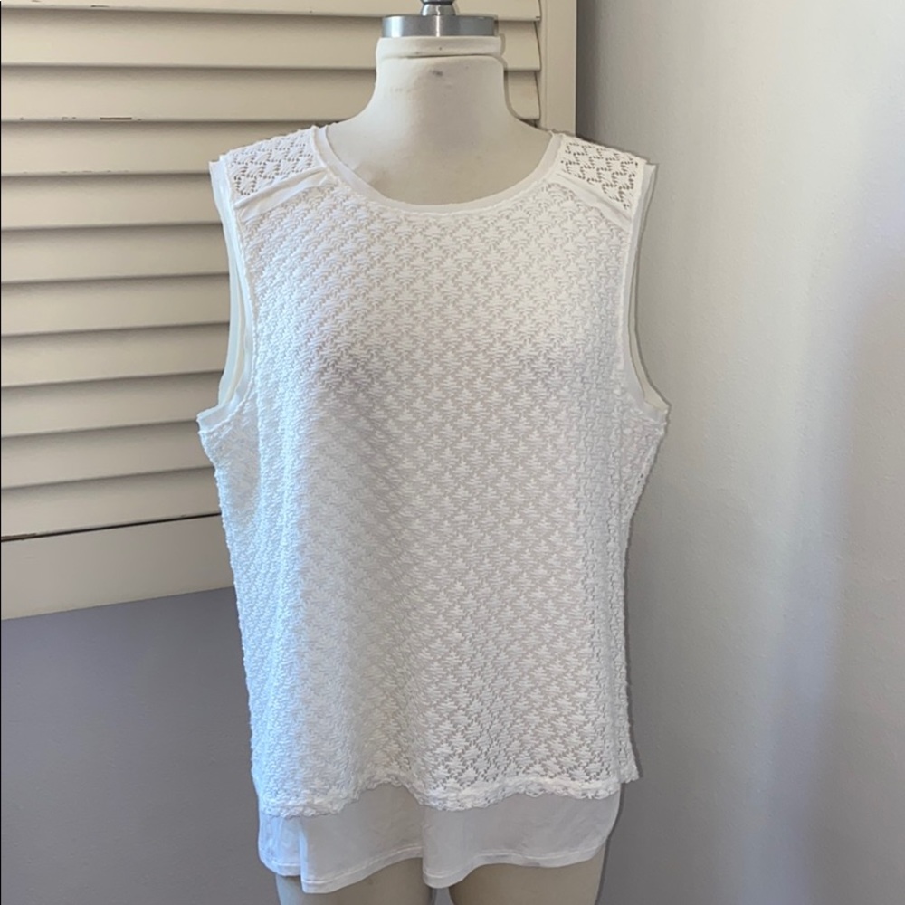 T Tahari New  Crochet Lace Tank Top - perfect!